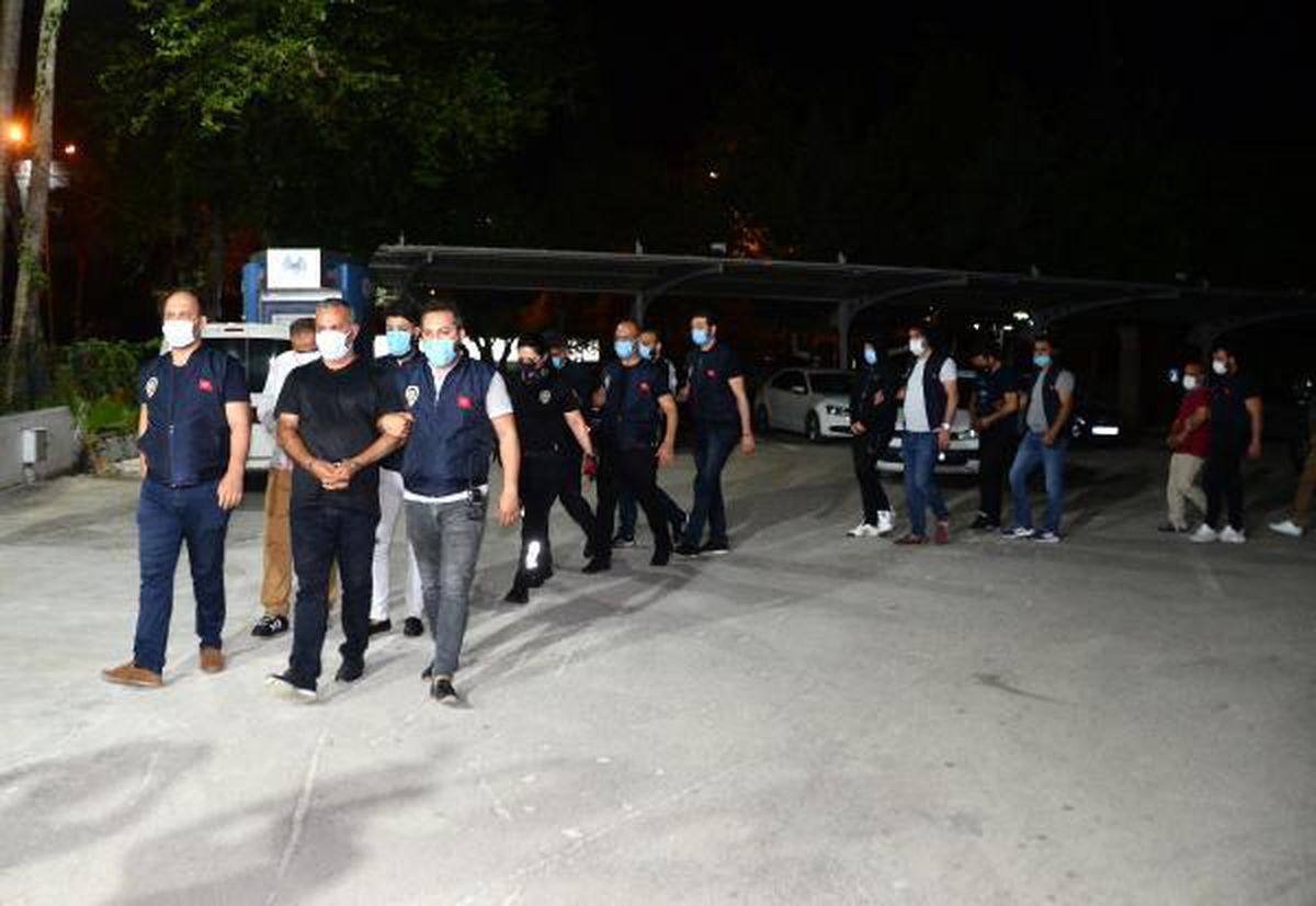 Çalıntı ve hacizli araçların şasi numaralarını değiştirip dolandırıcılık yapmışlar (2)
