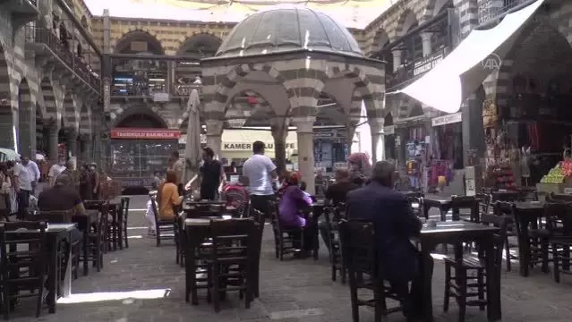 Diyarbakır'da işletmeler kademeli normalleşme kapsamında müşterilere hizmet sunmaktan memnun