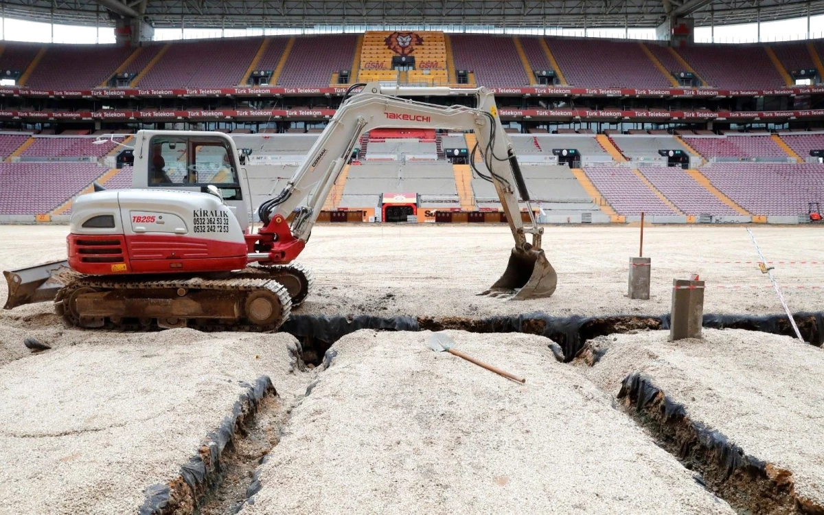 Türk Telekom Stadı\'nın zemini lig başlangıcına kadar hazır olacak