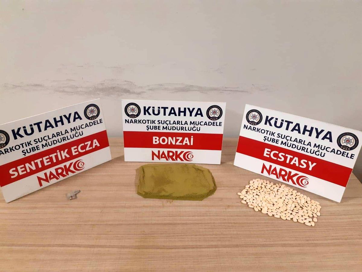 Kütahya\'da durdurulan araçta uyuşturucu ele geçirildi