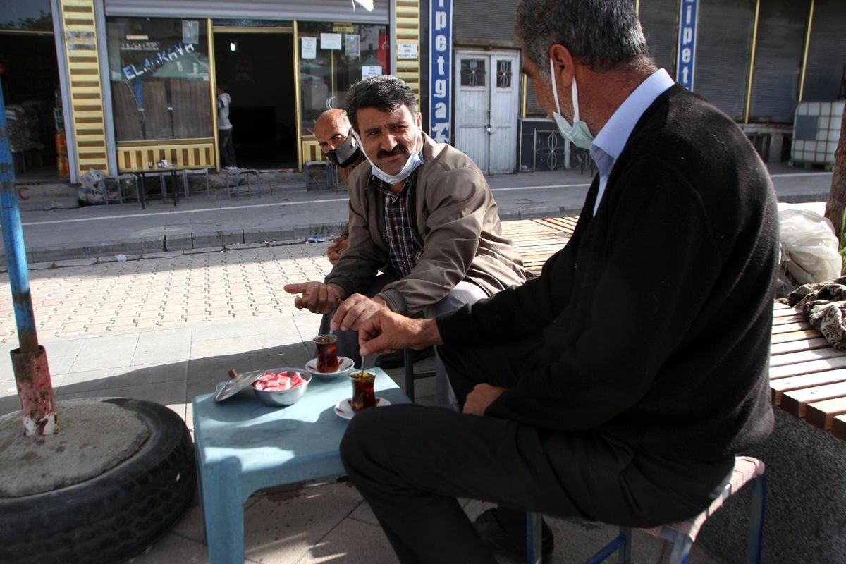 Malazgirt\'te normalleşme süreciyle çaylar yeniden demlendi