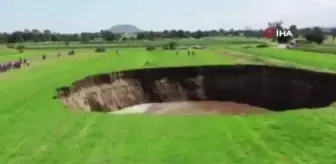 Meksika'da dev düdenin oluştuğu anlar kameralara yansıdı