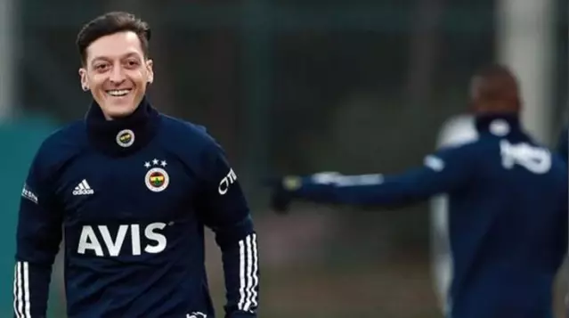 Meksika'da Nexaca takımının hissedarı olan Mesut Özil, ülke basınında gündeme oturdu Meksika'da Nexaca takımının hissedarı olan Mesut Özil, ülke basınında gündeme oturdu