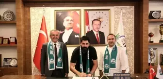 Serik Belediyespor 2 oyuncusuyla 1 yıl daha anlaştı