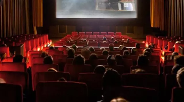 Son Dakika: Sinema salonlarının açılma tarihi 1 Temmuz'a ertelendi Son Dakika: Sinema salonlarının açılma tarihi 1 Temmuz'a ertelendi