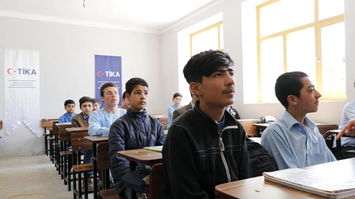 TİKA\'dan Afganistan\'da eğitime destek