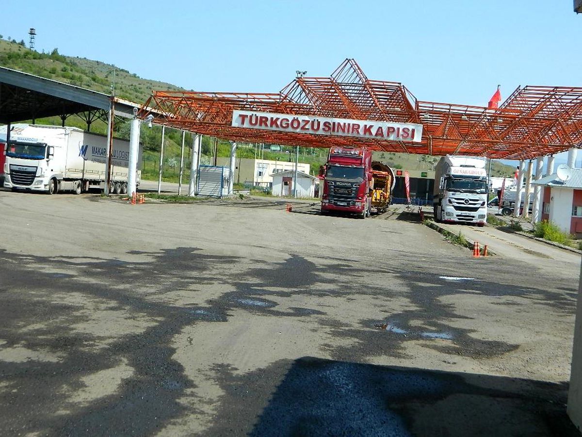 Türkiye kapıyı açıyor, Gürcistan kapatıyor