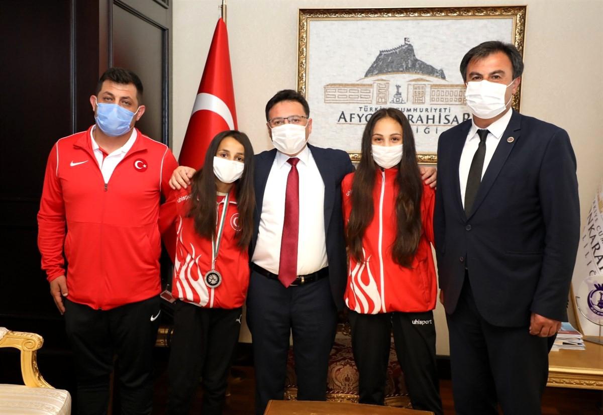 Vali Çiçek: "Spor ve sporcuya vereceğimiz sürdüreceğiz"