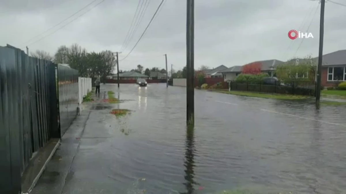 Yeni Zelanda\'da "yüzyılda bir görülen sel" felaketi