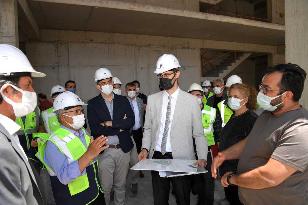 Son Dakika | Başkan Büyükkılıç\'tan Sahabiye Kentsel Dönüşüm Projesi inşaat şantiyesinde inceleme