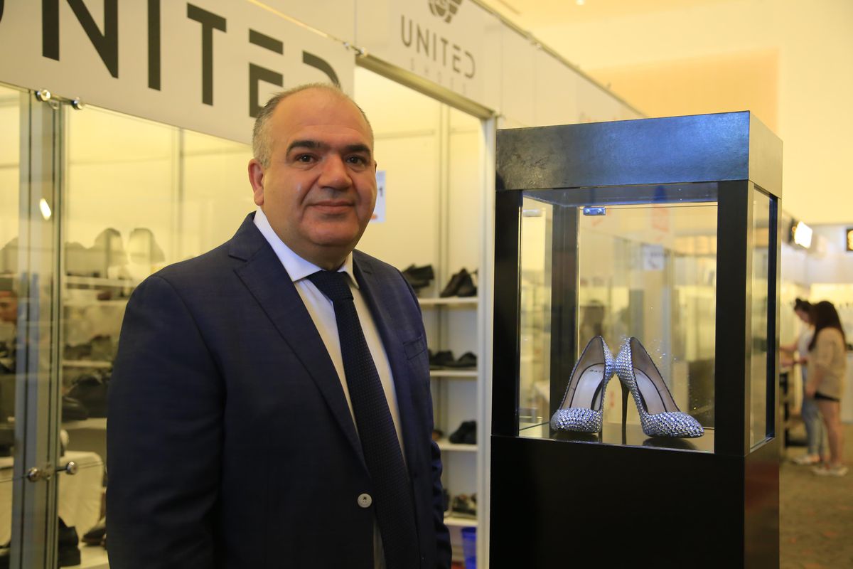 Antalya\'da düzenlenen Eksposhoes Ayakkabı Moda ve Saraciye Fuarı, kapılarını açtı