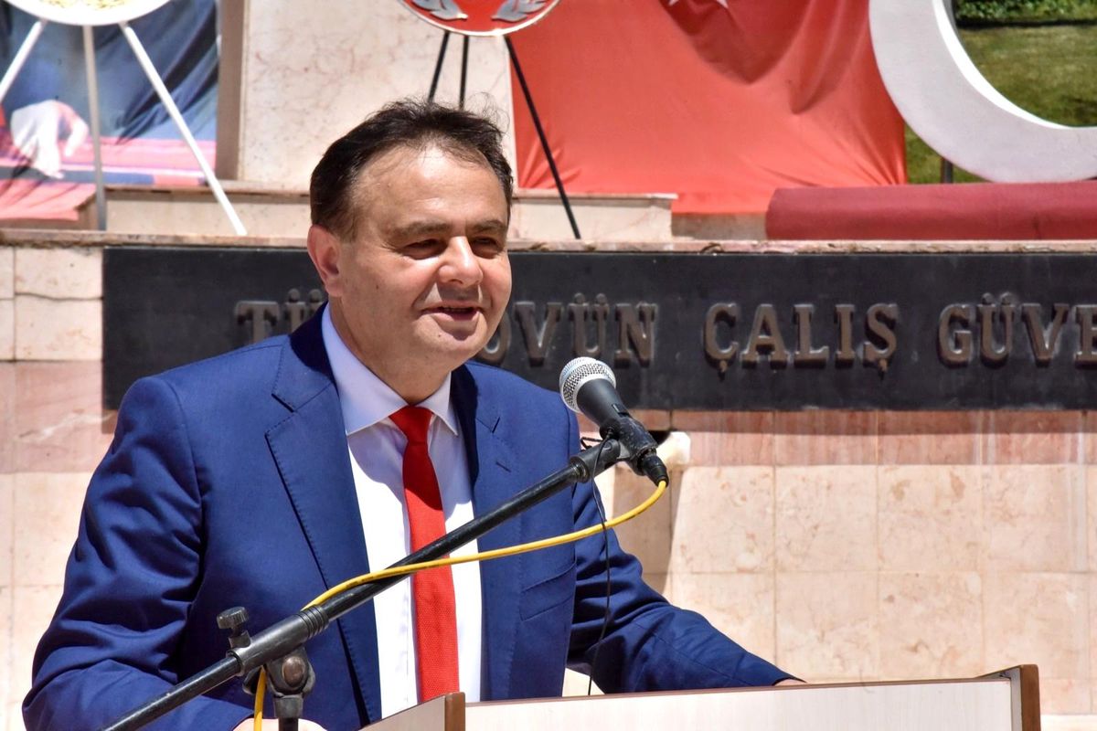 Başkan Şahin\'den esnafa destek