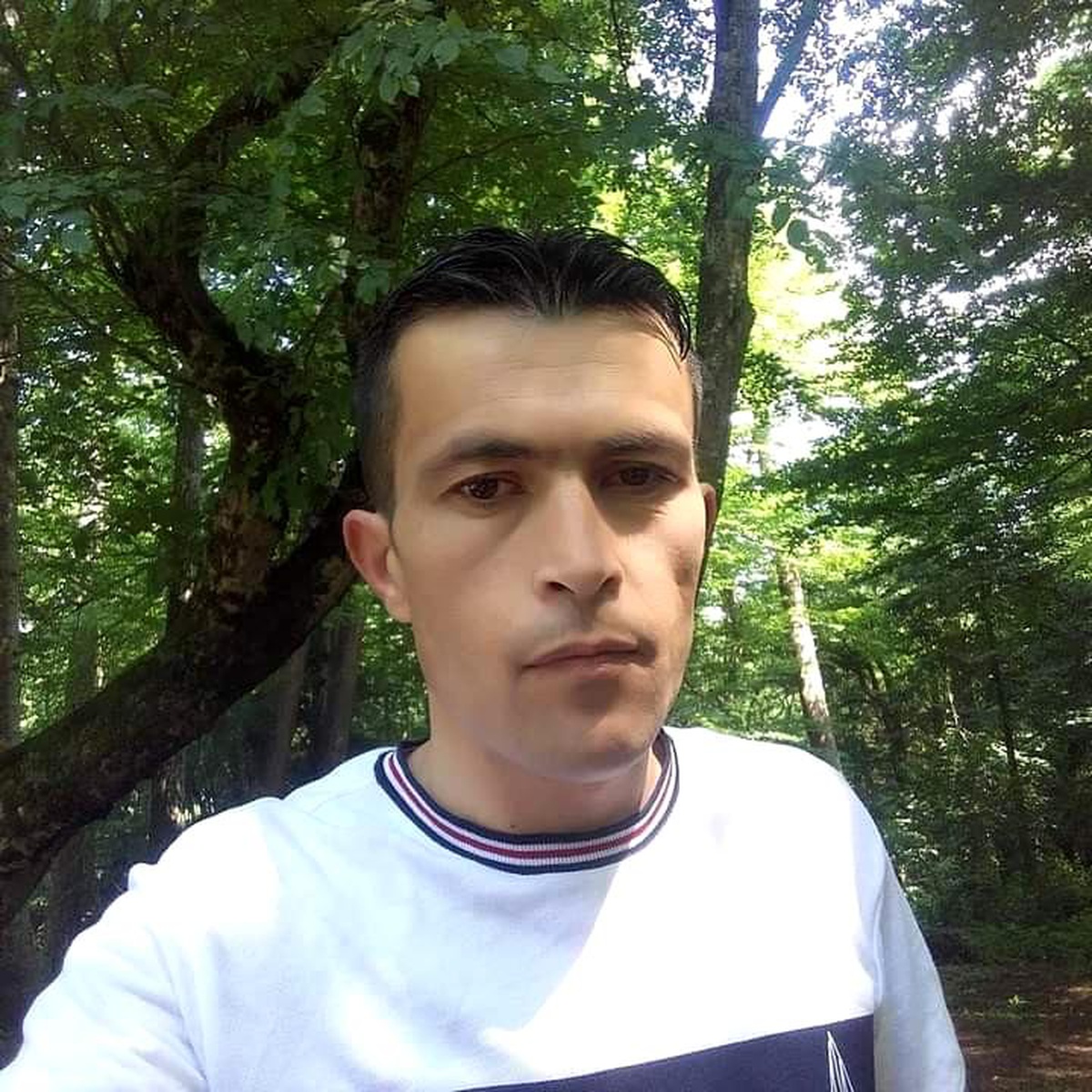 Bir anlık dalgınlıkla ellerini pres makinesinde kaptırdı