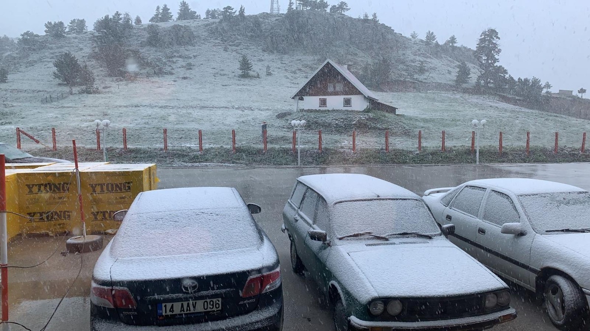 Bolu\'ya Haziran ayında kar yağdı