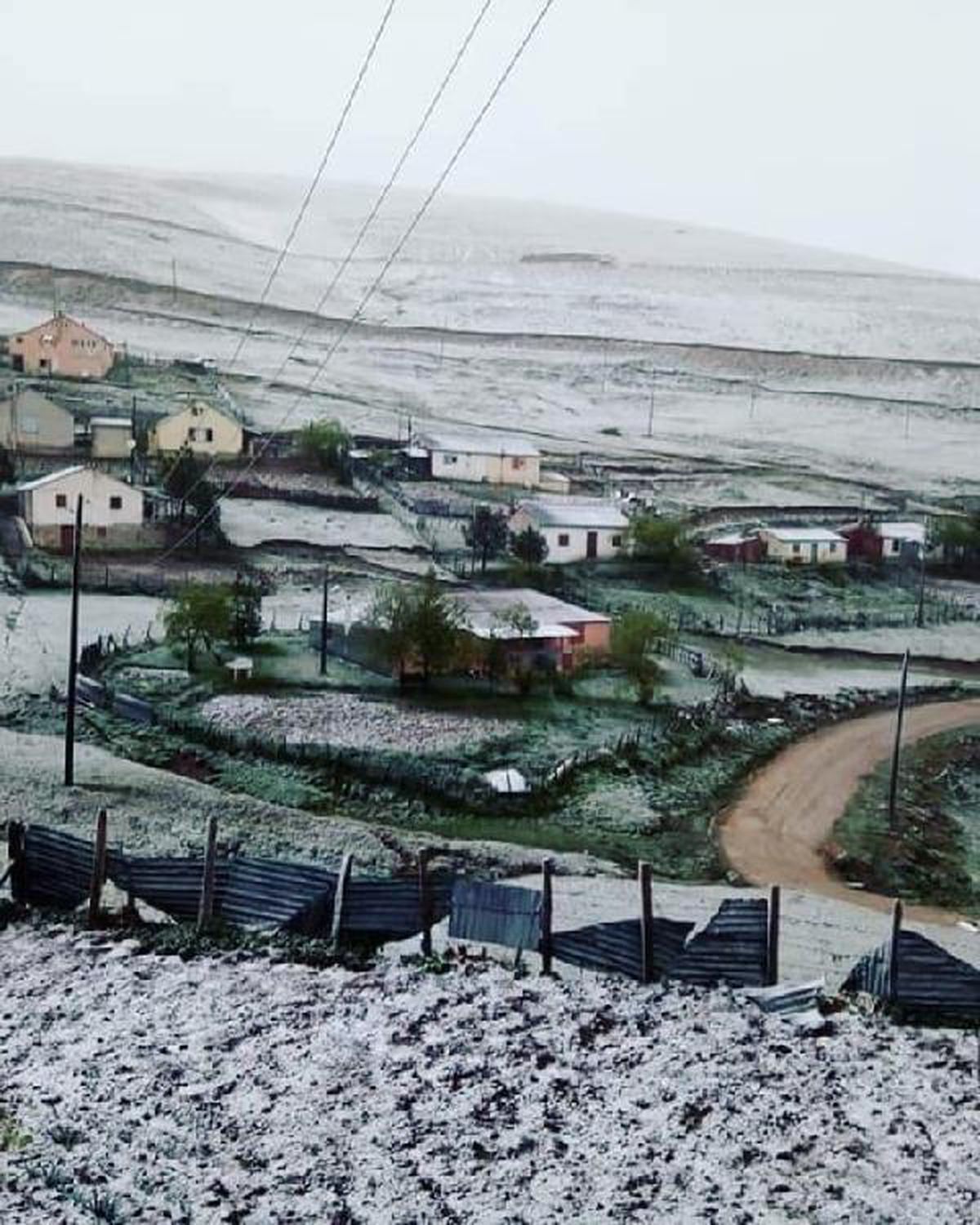 Karadeniz\'de yazın \'kar\' sürprizi, yaylalar beyaza büründü