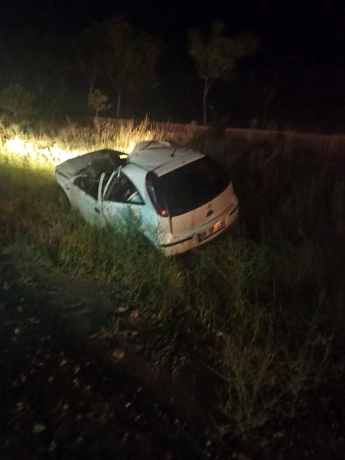 Karpuz taşıyan tıra çarpan otomobilin sürücüsü hayatını kaybetti
