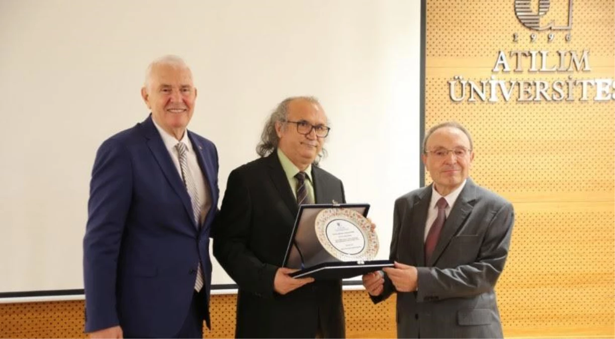Prof. Dr. Nazmi Kozak\'a "Turizm Araştırma ve Yayın Ödülü" verildi