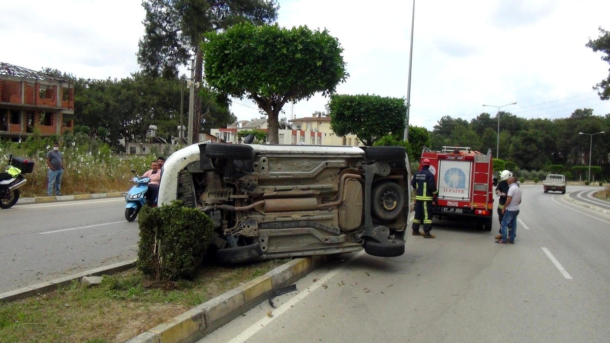 Takla atan otomobilden burnu bile kanamadan çıktı