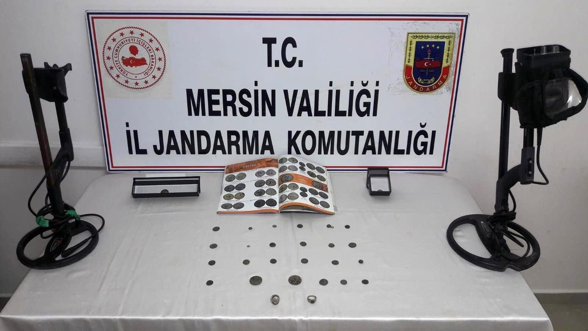 Tarihi eser kaçakçılığı yapan 2 kişi yakalandı