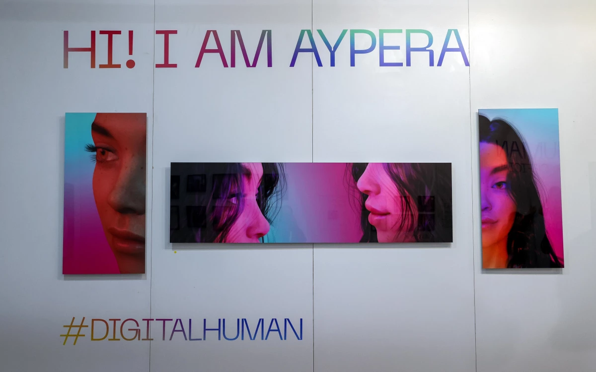 Türkiye\'nin ilk robot oyuncusu Aypera, Contemporary Istanbul\'da kendi hikayesini anlatıyor
