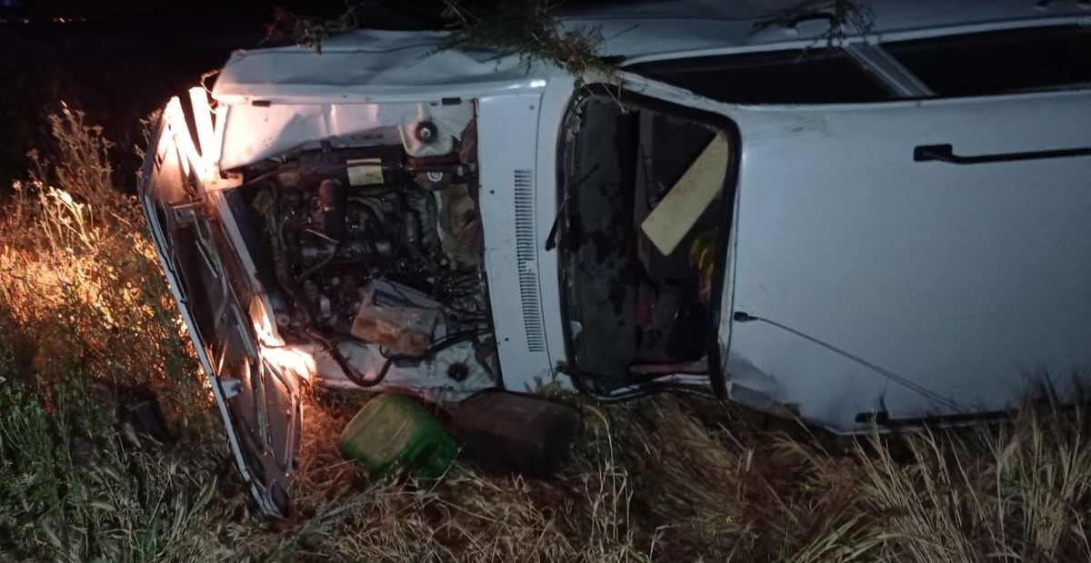 Afyonkarahisar\'da devrilen otomobilin sürücüsü öldü