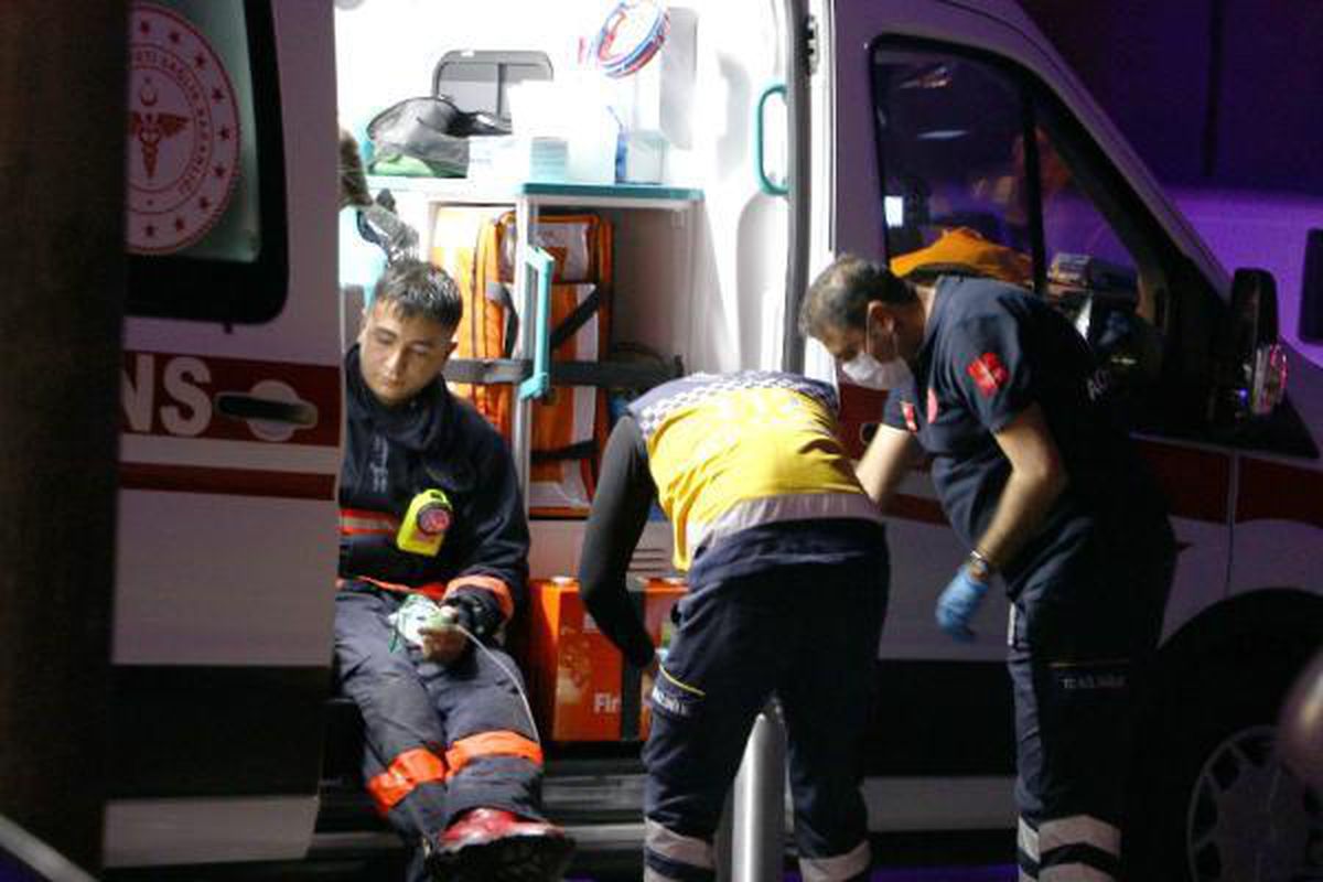 Son dakika haber! Ankara\'da iş merkezinde yangın (2)