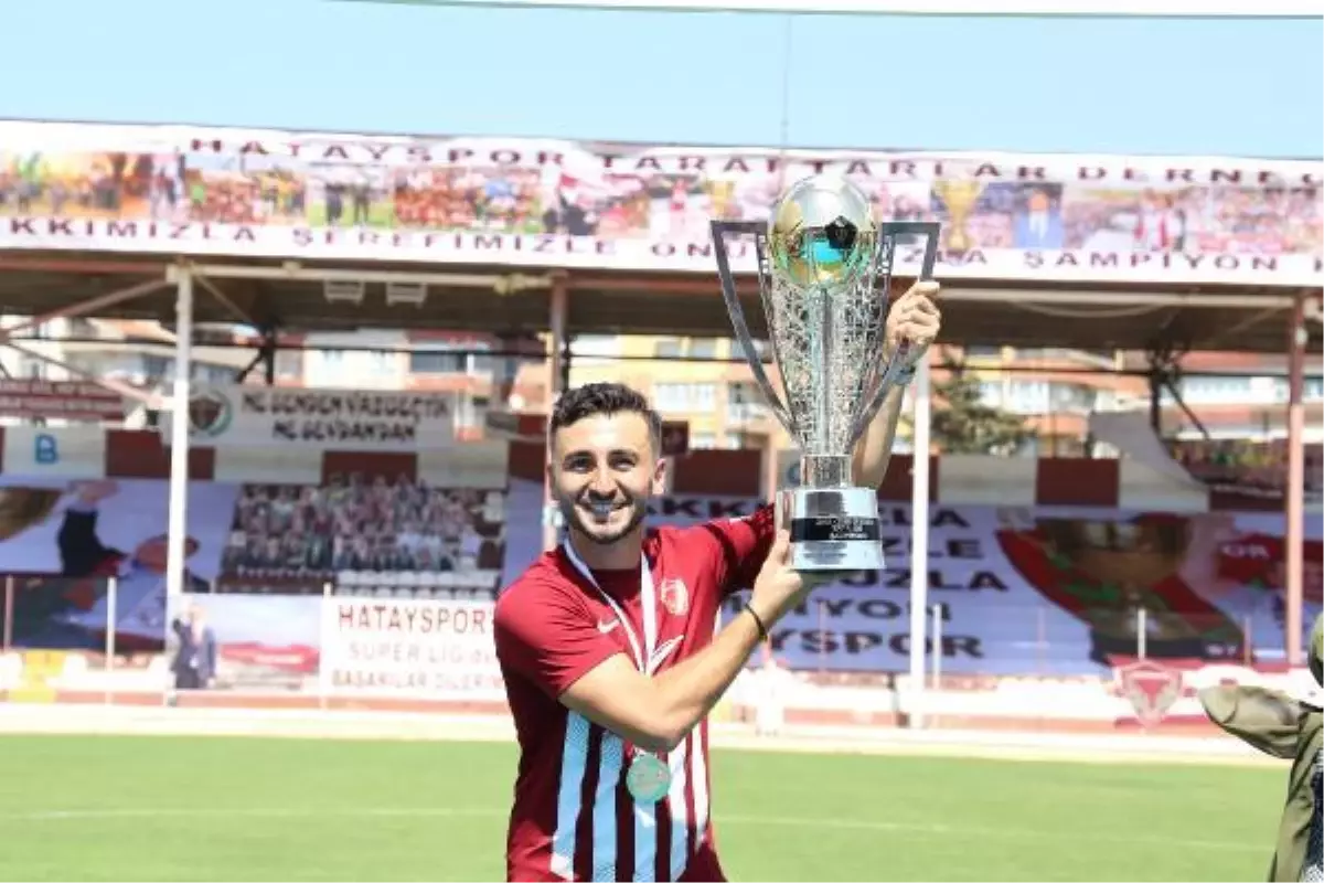 Atakaş Hatayspor\'da 3 isimle daha yollar ayrıldı