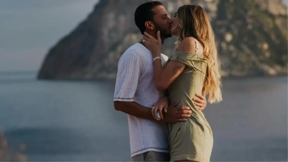 Aylardır beklediği evlenme teklifini alan Şeyma Subaşı\'nın tektaşı göz kamaştırdı