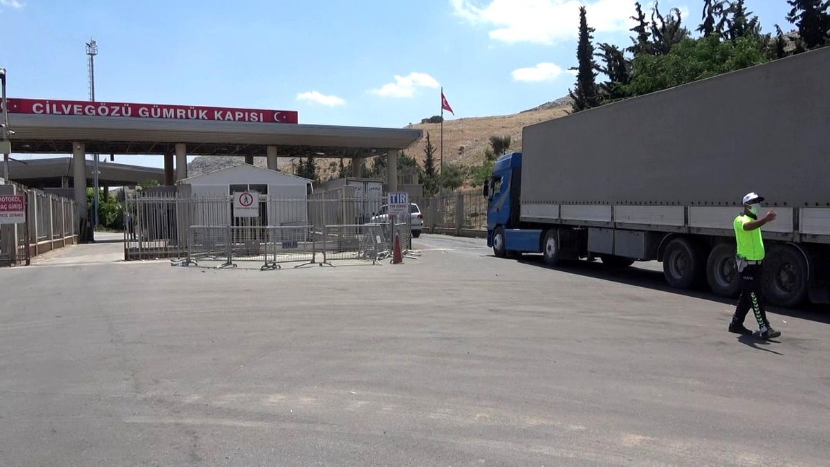 BM\'den İdlib\'e 37 tır insani yardım