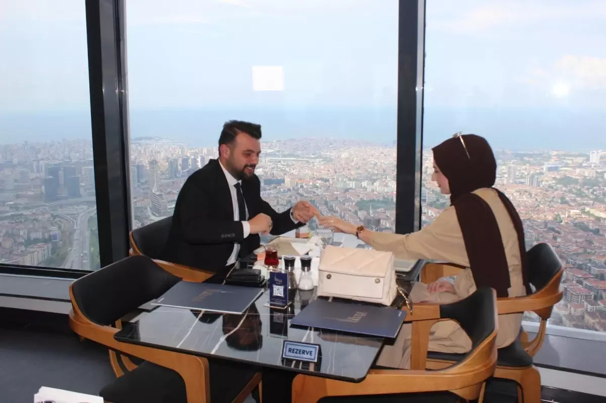 Çamlıca Kulesi\'nde ilk evlilik teklifi