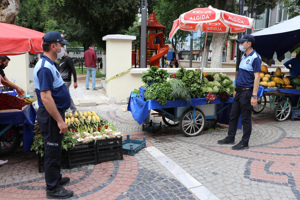 Edirne\'de zabıta ve polisten Kovid-19 denetimi