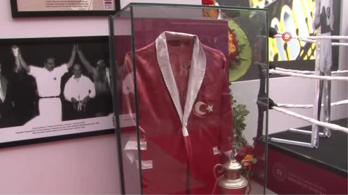 Efsane boksör Garbis Zakaryan\'ın hayatının anlatıldığı sergi Beyoğlu\'nda açıldı