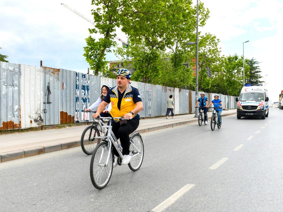Esenyurt\'un sağlıkçıları, sağlık için pedal çevirdi