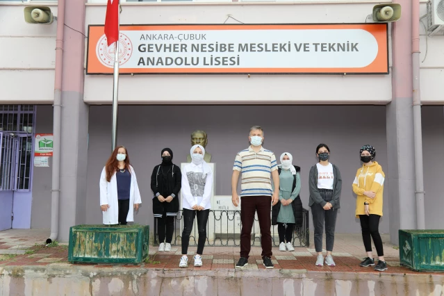 Fazilet öğretmen geri dönüşüm projesiyle 500 öğrencinin üniversiteye hazırlanmasına katkı sağladı