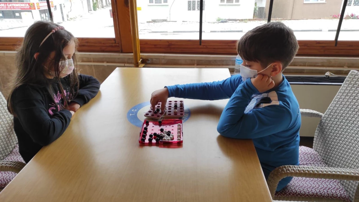 Gölpazarı\'nda Hayat Boyu Öğrenme Haftası dolayısıyla zeka oyunları turnuvası yapıldı