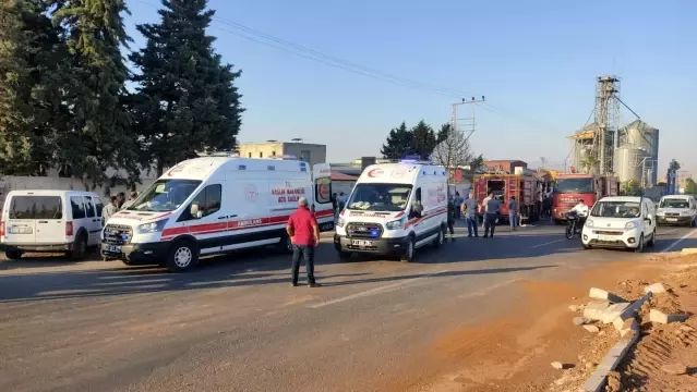 Son dakika haberleri... Hatay'da askeri araç fabrikanın duvarı çarpıp alev aldı: 2 ölü Son dakika haberleri... Hatay'da askeri araç fabrikanın duvarı çarpıp alev aldı: 2 ölü