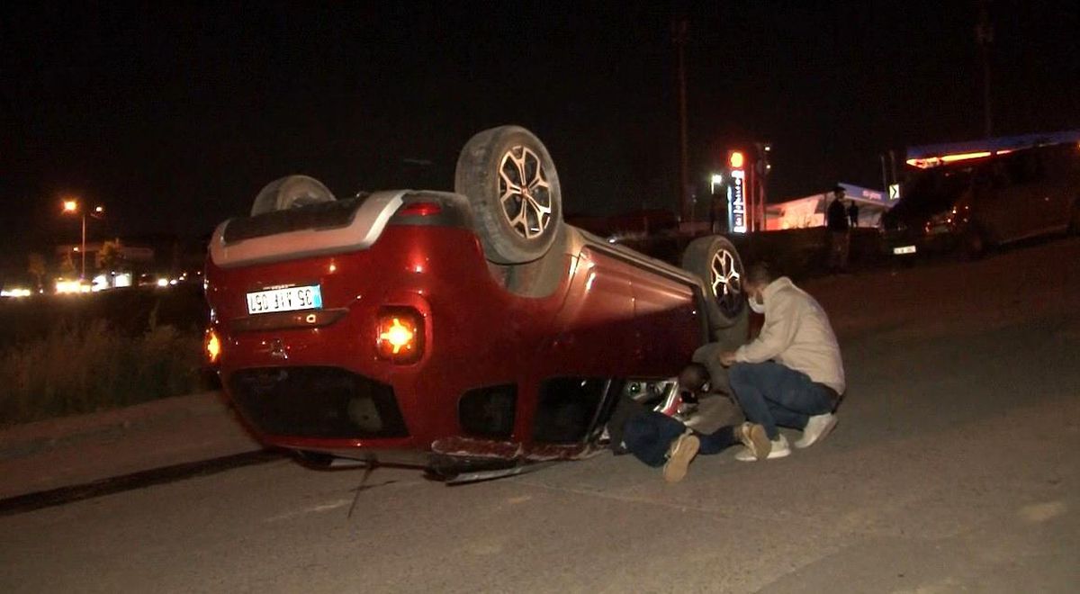 İstanbul Havalimanı yolunda bir araç takla attı
