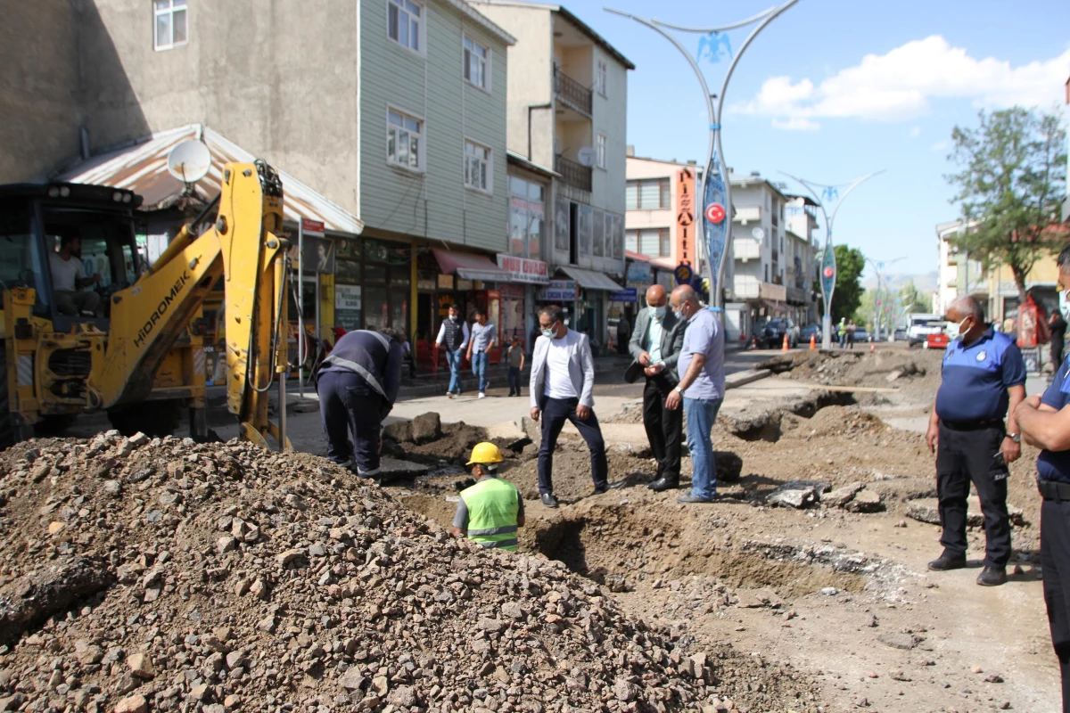 Malazgirt Belediye Başkan Altın, alt yapı çalışmalarını inceledi