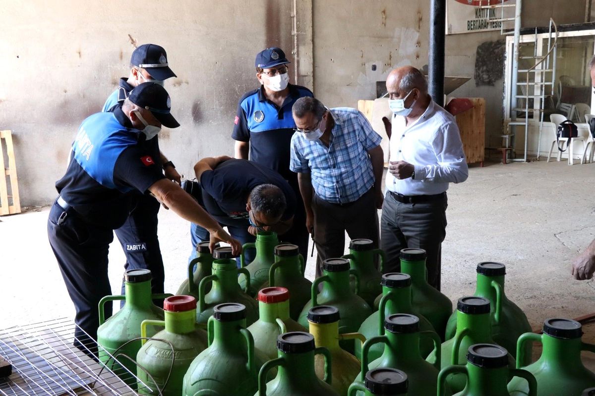 Nazilli\'de 1150 litre kaçak yağ ele geçirildi