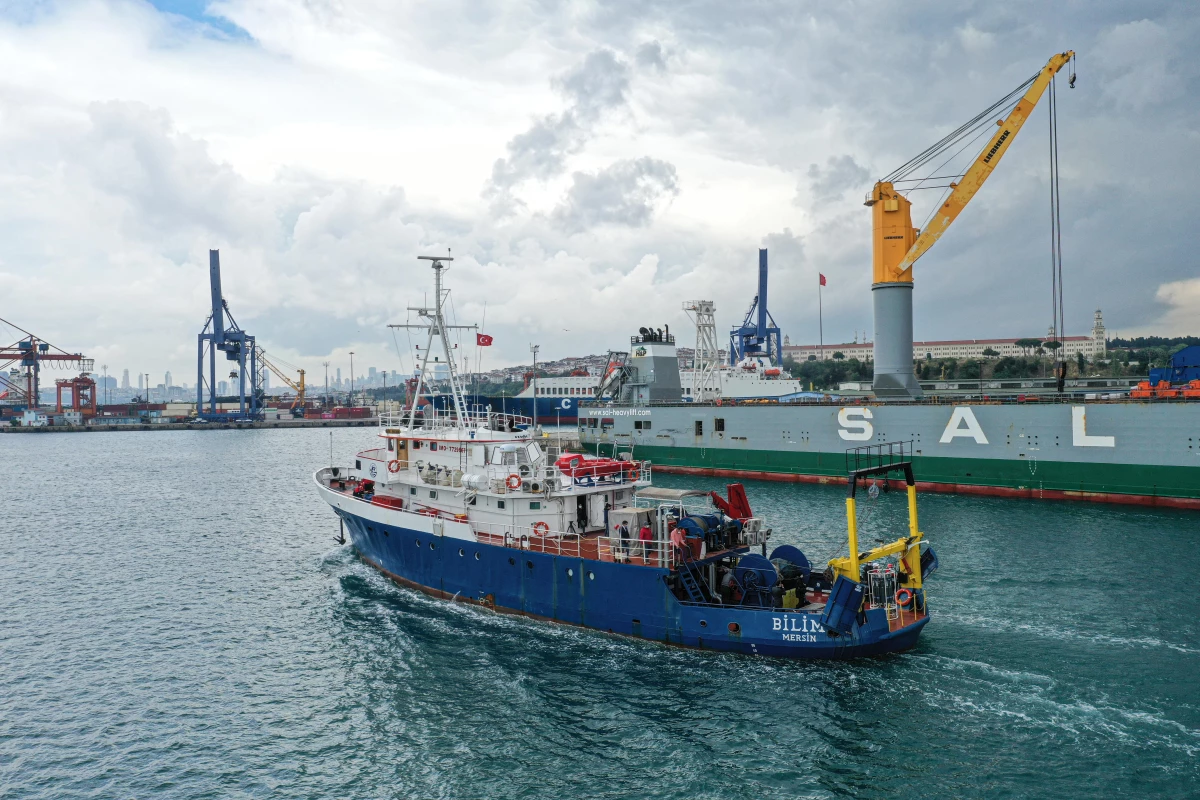 ODTÜ araştırma gemisi Bilim-2, Marmara Deniz\'nde müsilaj takibinde (1)