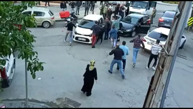 Pendik'te yol verme kavgasında Superman punchlı müdahale