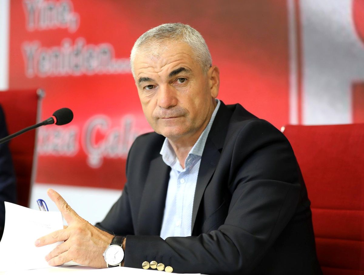 Rıza Çalımbay\'la imza an meselesi!