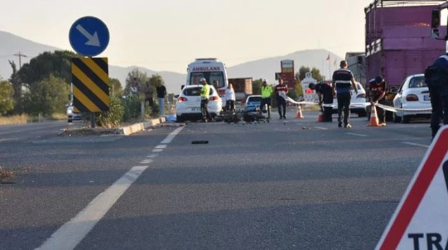Son Dakika: Sivas'ta feci kaza! 2 araç birbirine girdi, 9 kişi hayatını kaybetti - Son Dakika