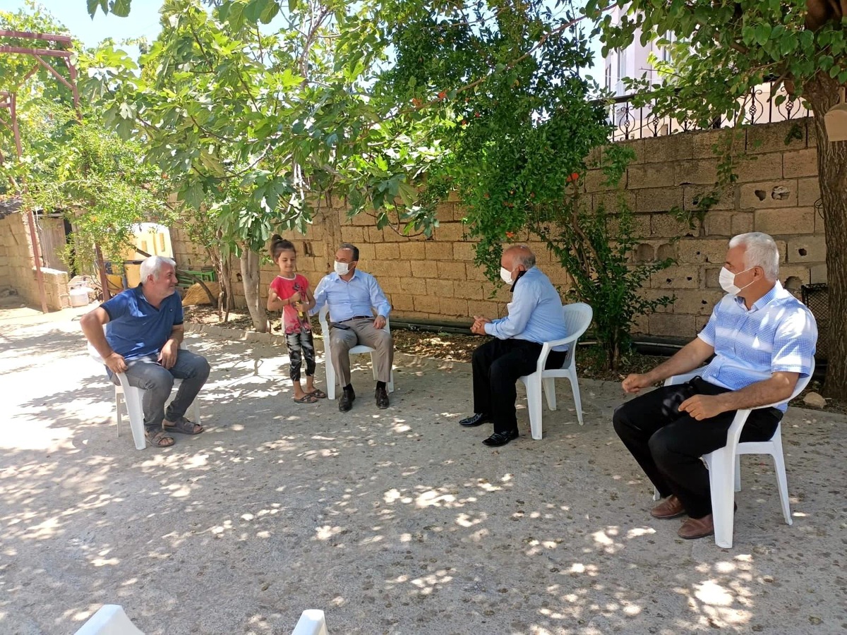 Süleyman Kılınç, ekinleri yanan çiftçileri ziyaret etti