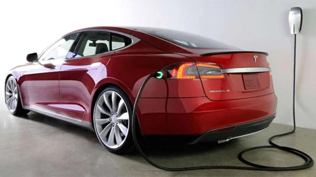 Tesla Araçlar Tek Bir Şarjla Ne Kadar Uzaklığa Gidebilir?