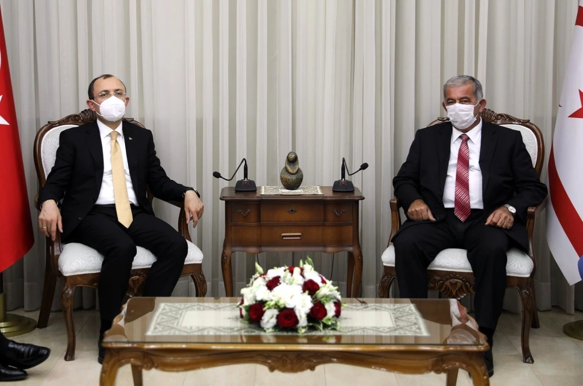 Ticaret Bakanı Muş, KKTC Meclis Başkanı Sennaroğlu ile görüştü