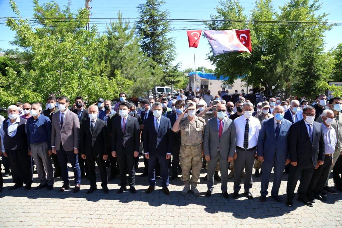 Tunceli'de sivil şehitler için anma töreni