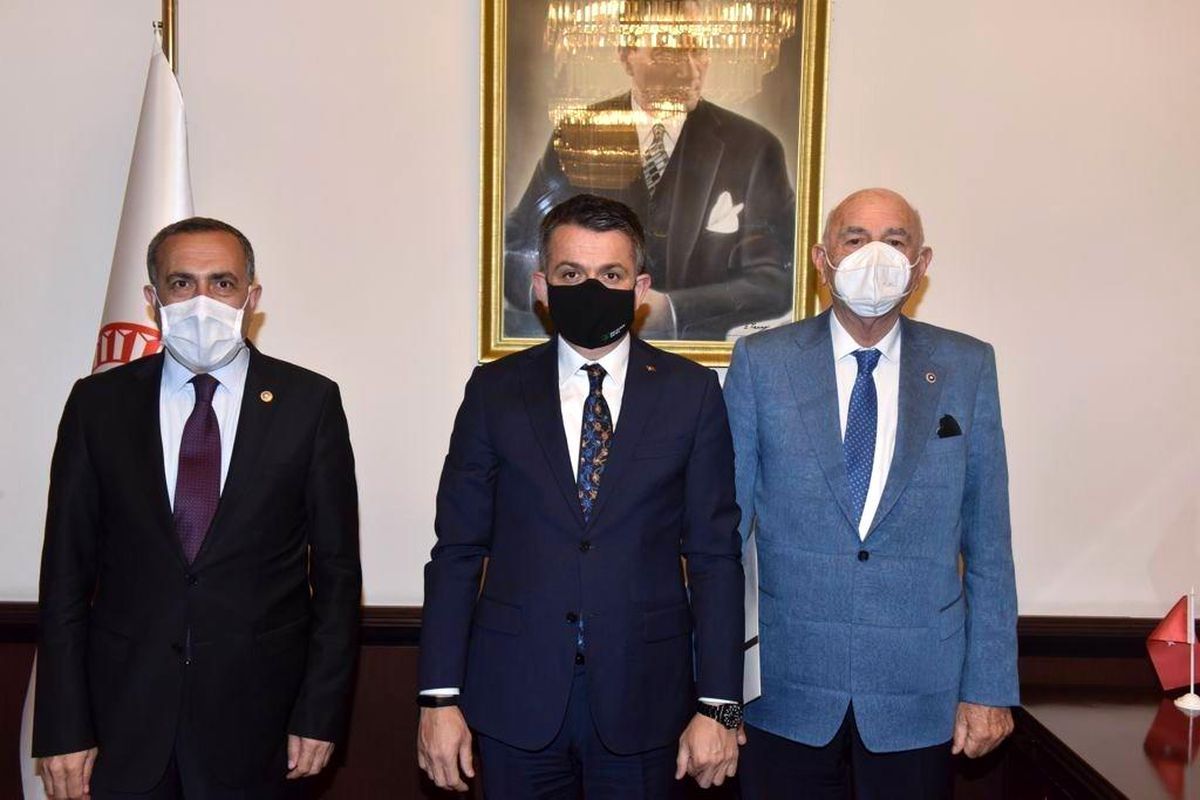Van milletvekilleri Tarım ve Orman Bakanı Pakdemirli ile görüştü