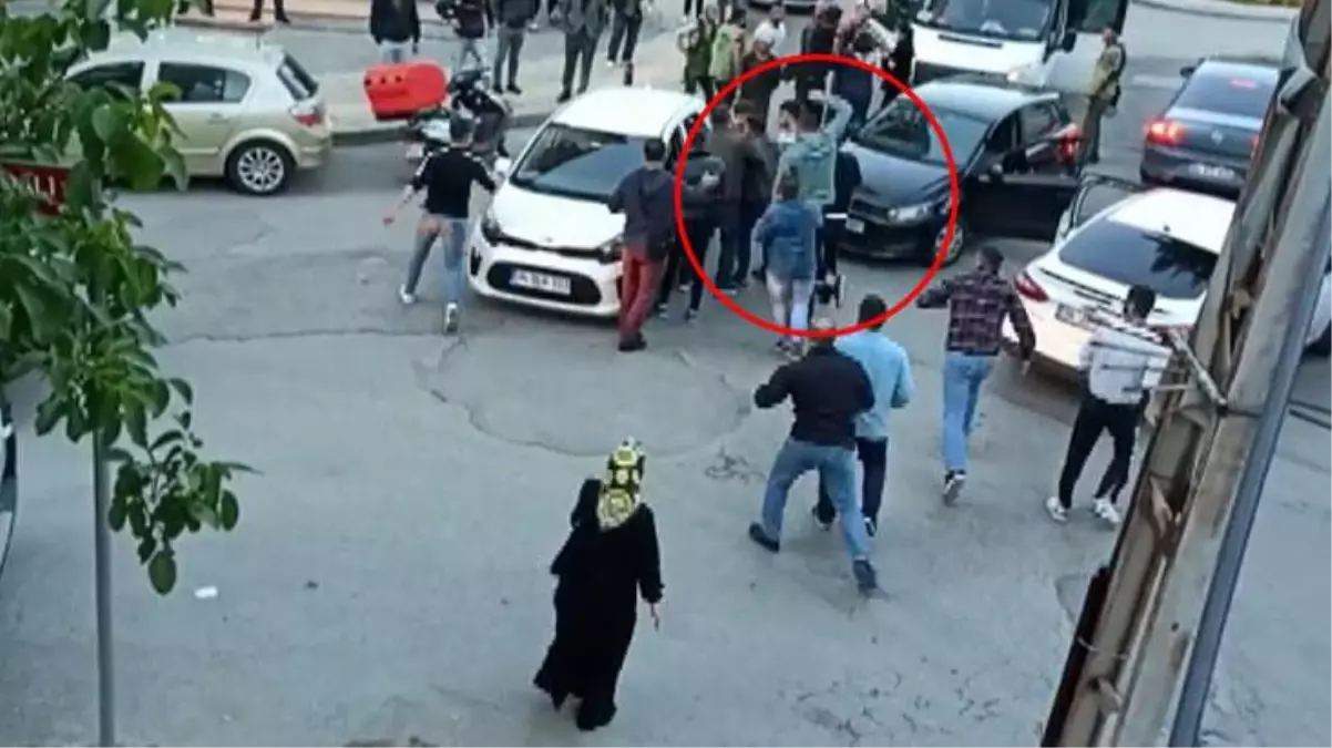 Yol verme kavgası yumruk yumruğa bitti!