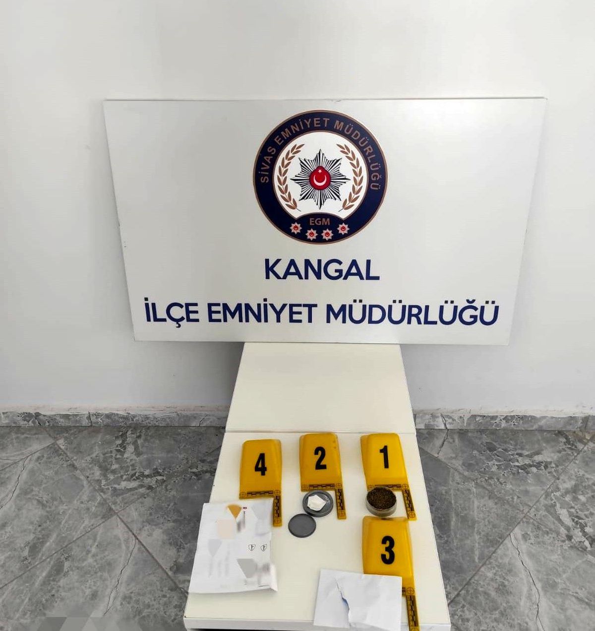 Yurt dışından gelen kargodan kokain çıktı